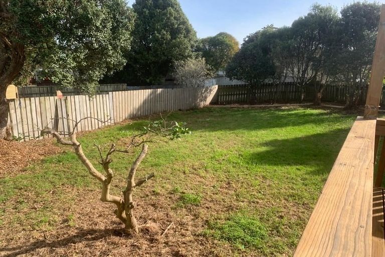 Photo of property in 16 Totara Street, Waiuku, 2123