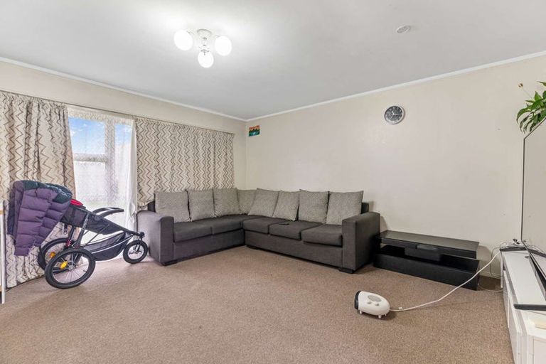Photo of property in 3/104 Carruth Road, Papatoetoe, Auckland, 2025