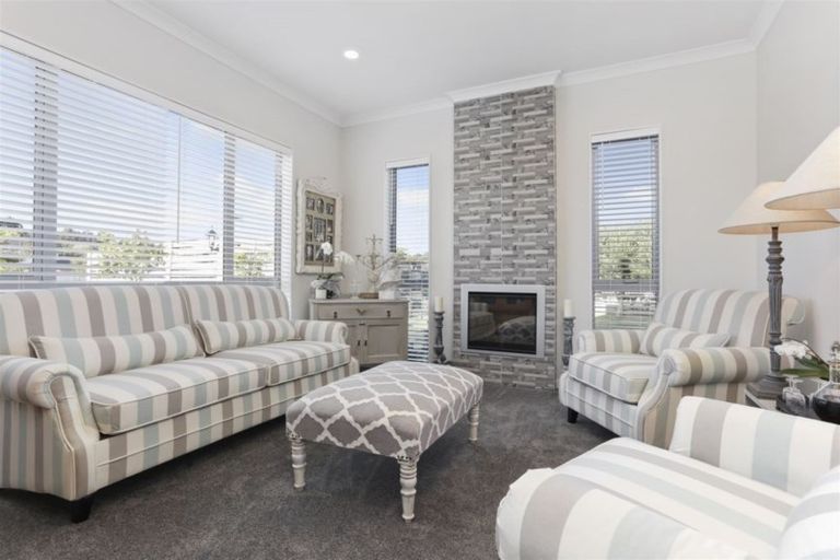 Photo of property in 6 Kahika Grove, Huapai, Kumeu, 0810