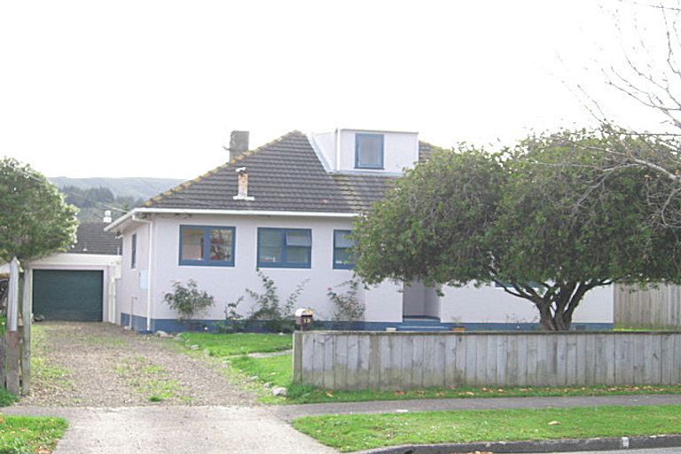 Photo of property in 13 Hughes Crescent, Taita, Lower Hutt, 5011