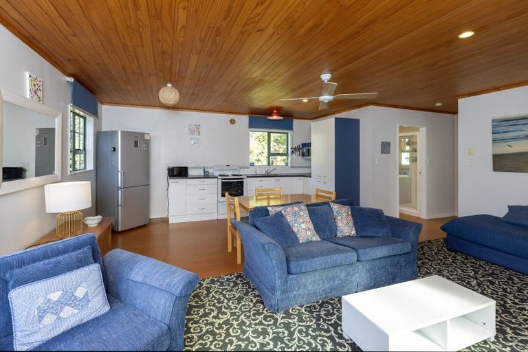 Photo of property in 15a Wharemauku Road, Raumati Beach, Paraparaumu, 5032