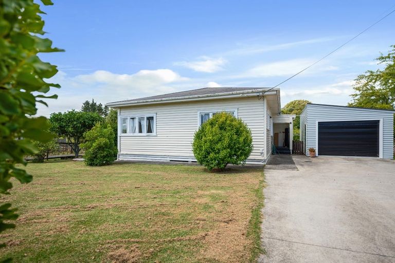 Photo of property in 140 Awaroa Road, Helensville, 0800