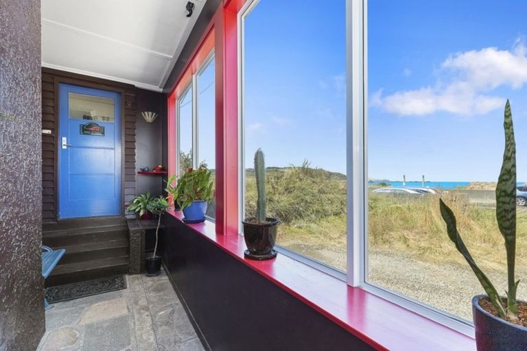 Photo of property in 48f1 Lyall Parade, Lyall Bay, Wellington, 6022
