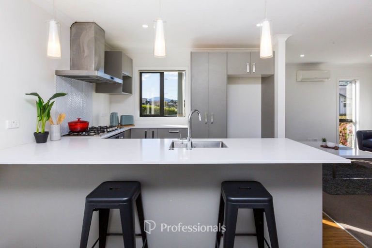 Photo of property in 32 Filmer Crescent, Wallaceville, Upper Hutt, 5018