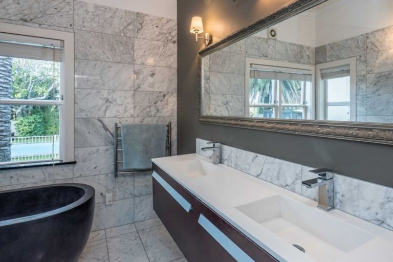 Photo of property in 36 Golf Road, Paraparaumu Beach, Paraparaumu, 5032