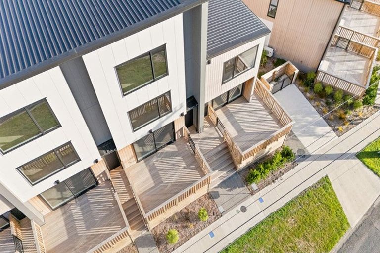 Photo of property in 6/4 Tawhai Street, Stokes Valley, Lower Hutt, 5019