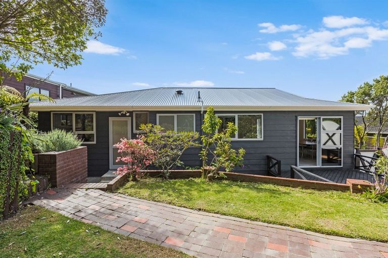 Photo of property in 35 Leeward Drive, Whitby, Porirua, 5024