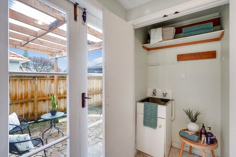 Photo of property in 24 Plunket Terrace, Hamilton East, Hamilton, 3216