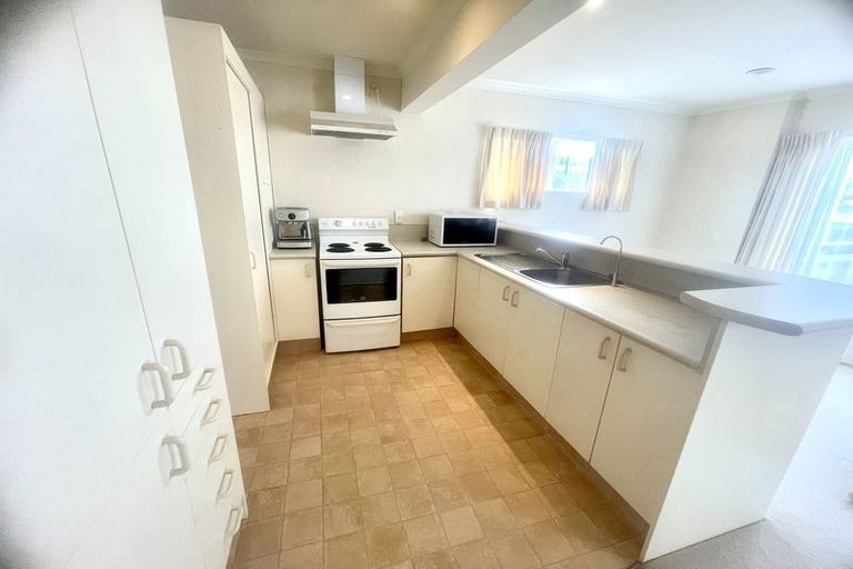 Photo of property in 4/28 Third Avenue, Tauranga, 3110