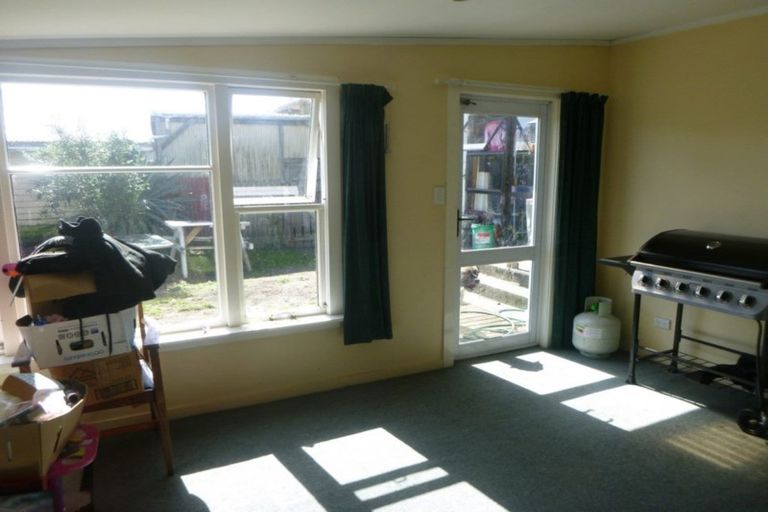 Photo of property in 22 Romilly Street, Westport, 7825