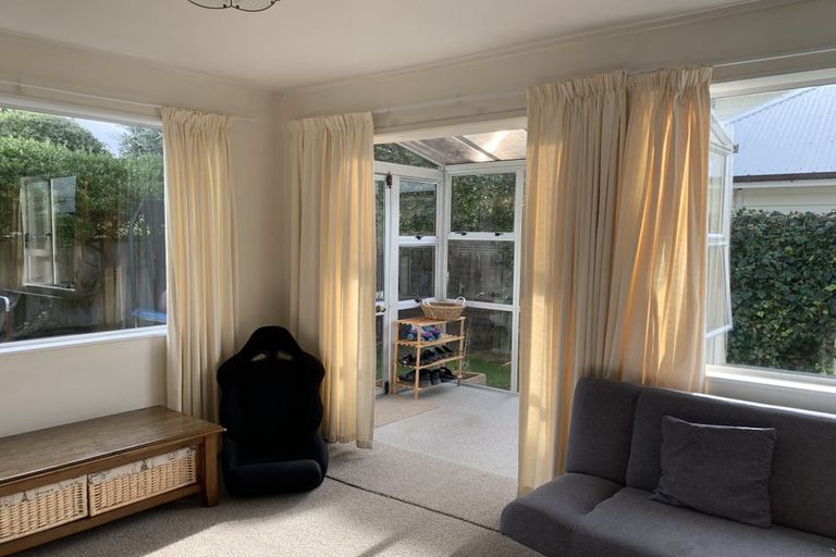 Photo of property in 14u1 Hector Street, Seatoun, Wellington, 6022