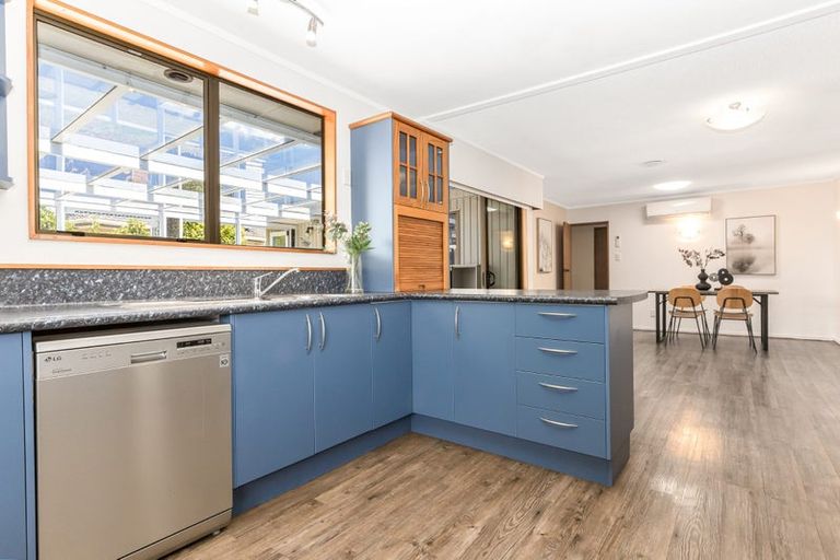 Photo of property in 31 Longitude Place, Whitby, Porirua, 5024