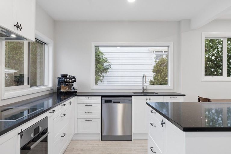 Photo of property in 155 Queen Street, Pukekohe, 2120