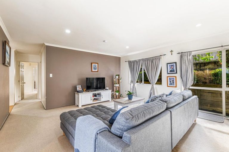 Photo of property in 29 Killygordon Place, Massey, Auckland, 0614