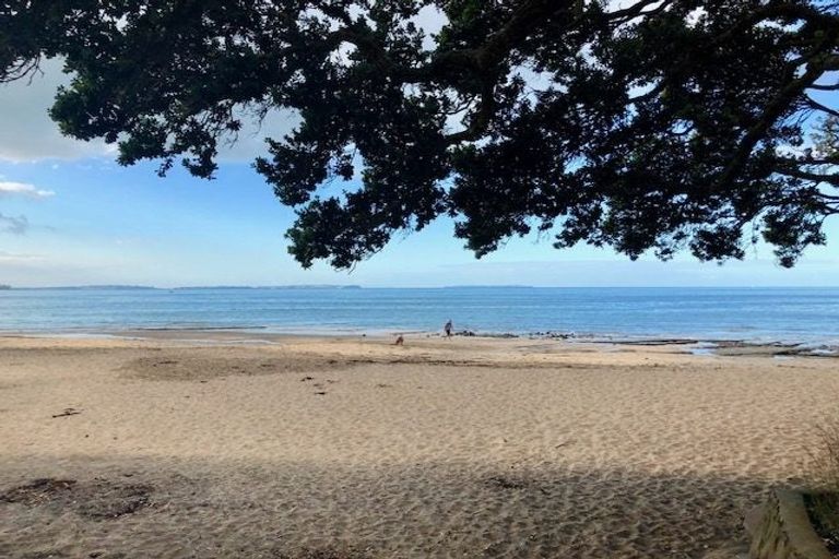 Photo of property in 2/216 Beach Road, Campbells Bay, Auckland, 0630