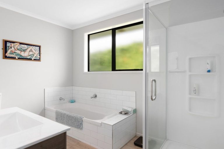 Photo of property in 4 Mckenna Lane, Omokoroa, 3114