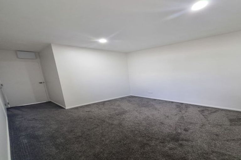 Photo of property in 2 Arnhem Place, Pukekohe, 2120