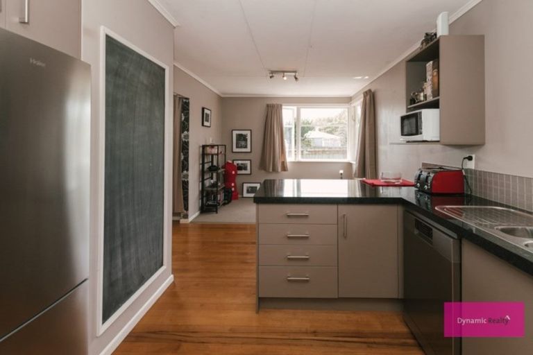 Photo of property in 11 Lewis Place, Highbury, Palmerston North, 4412