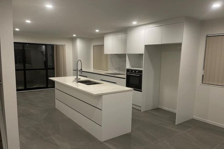 Photo of property in 74c Miller Road, Mangere Bridge, Auckland, 2022