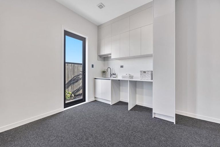 Photo of property in 8 Koheru Place, Long Bay, 0630