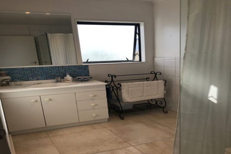 Photo of property in 2/41 Carnarvon Street, Gisborne, 4010