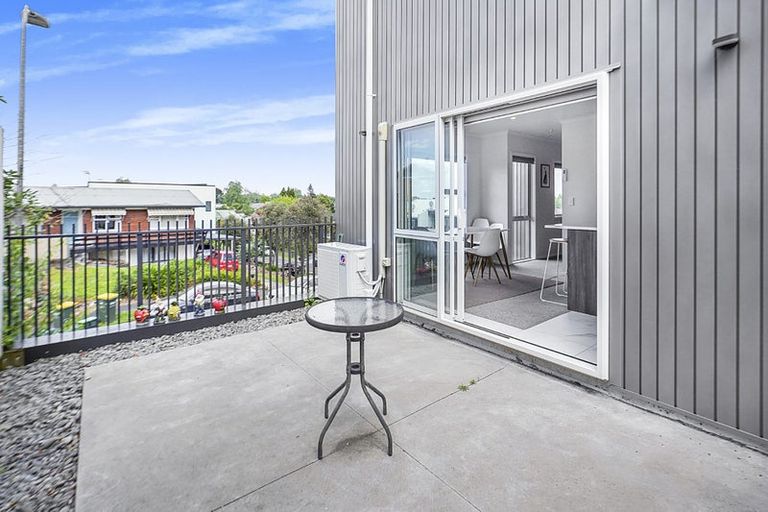 Photo of property in 12u1 Scotland Place, Hillcrest, Hamilton, 3216