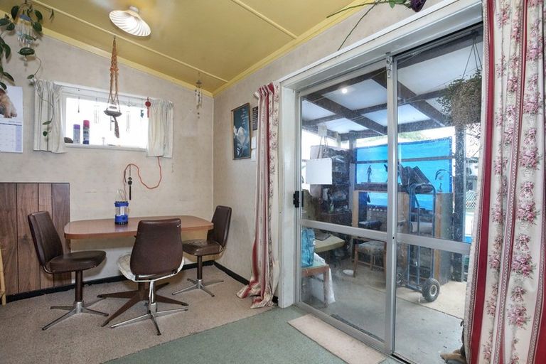 Photo of property in 7 Ngahina Street, Marton, 4710