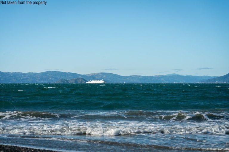 Photo of property in 9 Falkirk Avenue, Seatoun, Wellington, 6022