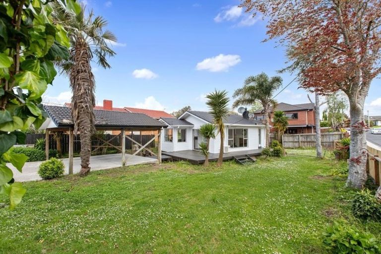 Photo of property in 65 Larnoch Road, Henderson, Auckland, 0610