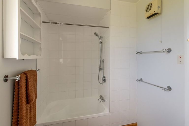 Photo of property in 72 Parata Street, Waikanae, 5036