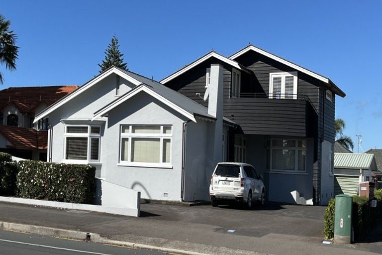 Photo of property in 204a Devonport Road, Tauranga, 3110