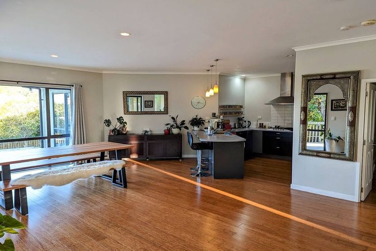 Photo of property in 180 Kittiwake Drive, Schnapper Rock, Auckland, 0632