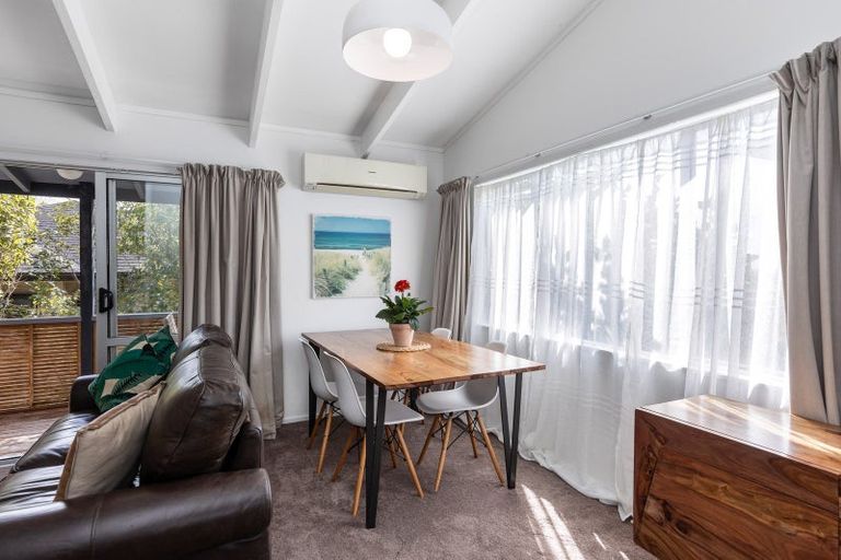 Photo of property in 4/191 Titirangi Road, Titirangi, Auckland, 0604