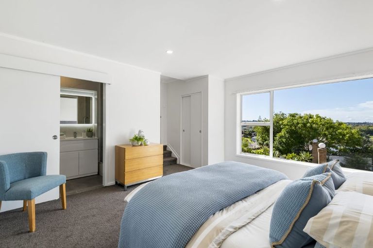 Photo of property in 14 Mcfetridge Place, Hillcrest, Auckland, 0627