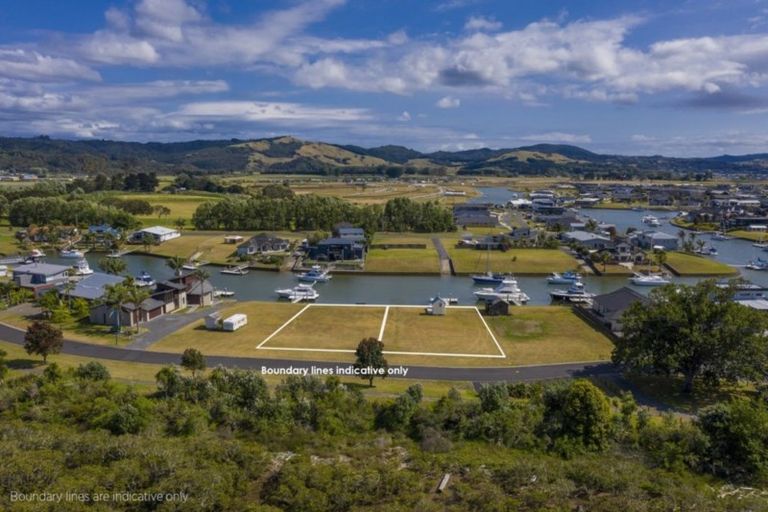 Photo of property in 24 Hei Esplanade, Whitianga, 3510