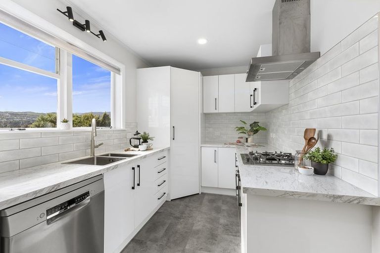 Photo of property in 36 Larsen Crescent, Tawa, Wellington, 5028