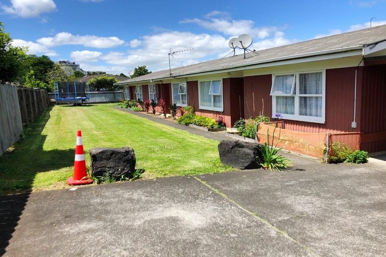 Photo of property in 7 Thompson Street, Mangere East, Auckland, 2024