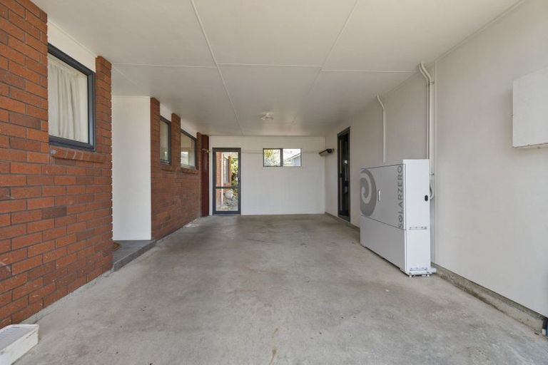 Photo of property in 8 Sunshine Place, Kelvin Grove, Palmerston North, 4414