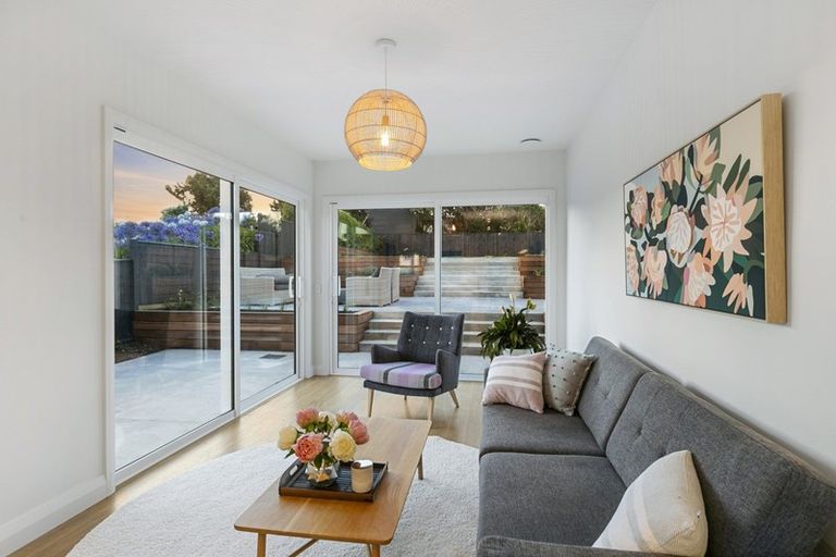 Photo of property in 7 Ranui Crescent, Khandallah, Wellington, 6035