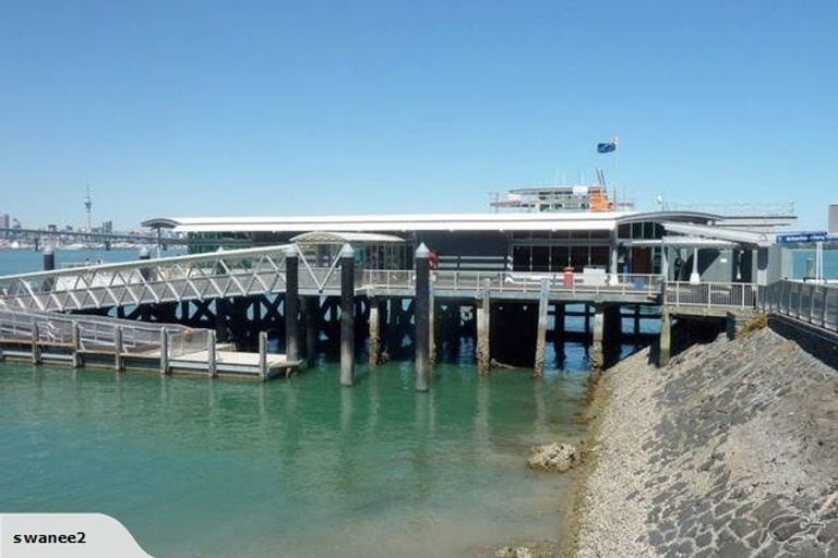 Photo of property in 14a Glade Place, Birkenhead, Auckland, 0626