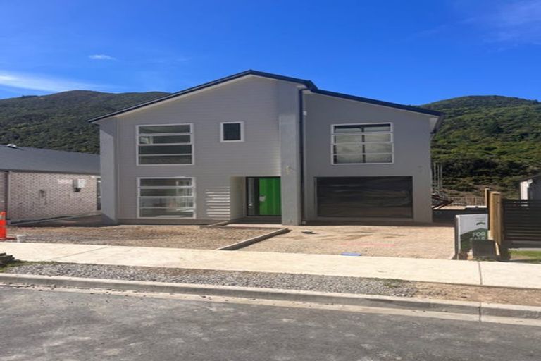 Photo of property in 139 Silverstream Road, Crofton Downs, Wellington, 6035
