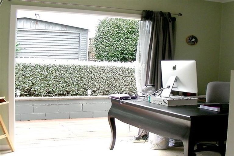 Photo of property in 21a Crescent Road, Otumoetai, Tauranga, 3110