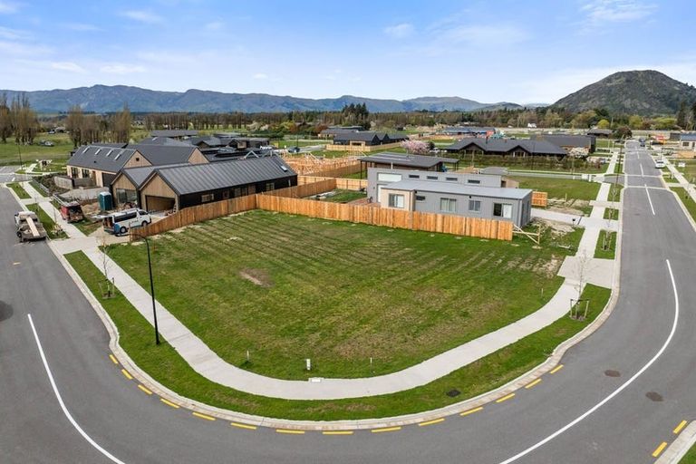 Photo of property in 12 Rubus Street, Wanaka, 9382