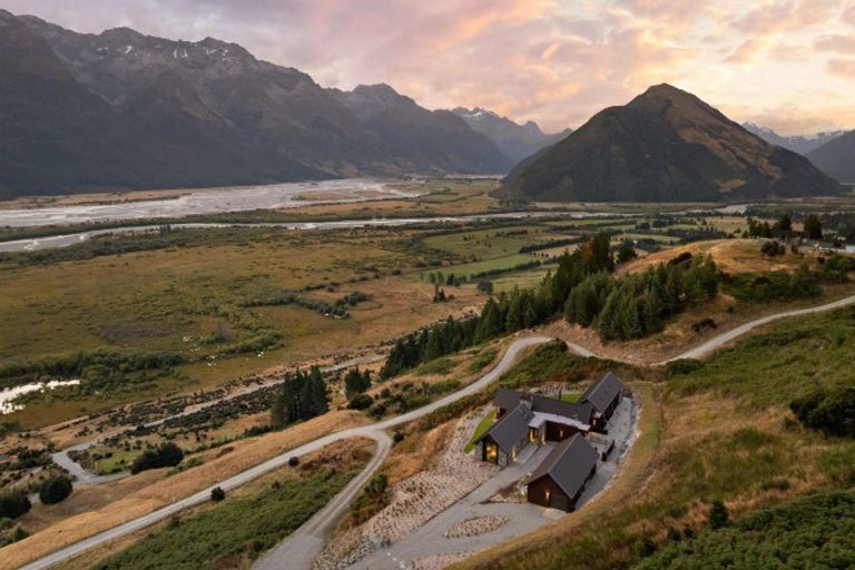 Photo of property in 136 Rosie Way, Glenorchy, 9372