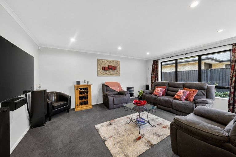 Photo of property in 21 Bernice Crescent, Yaldhurst, Christchurch, 8042