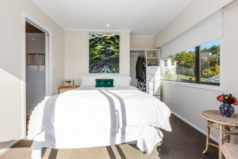 Photo of property in 22 Hicks Close, Whitby, Porirua, 5024