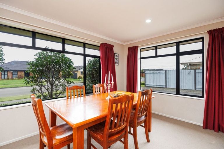 Photo of property in 46 Geneva Terrace, Kelvin Grove, Palmerston North, 4414