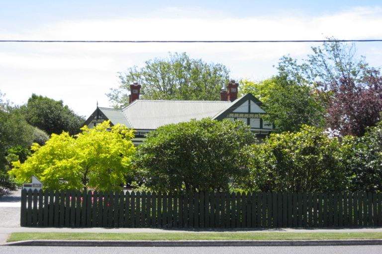 Photo of property in 247 Edgeware Road, Edgeware, Christchurch, 8013