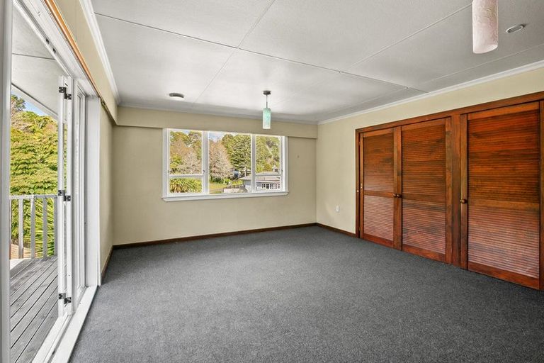 Photo of property in 8 Awanui Street, Merrilands, New Plymouth, 4312