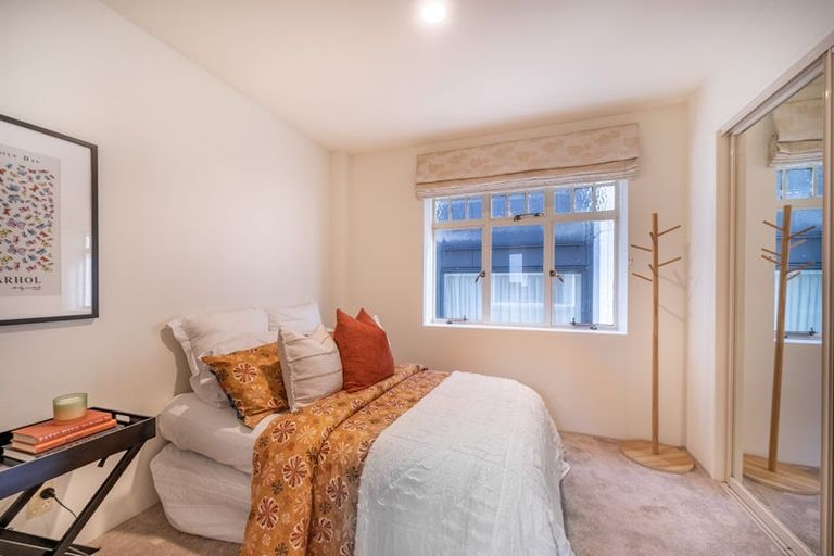 Photo of property in 4/154 Oriental Parade, Oriental Bay, Wellington, 6011